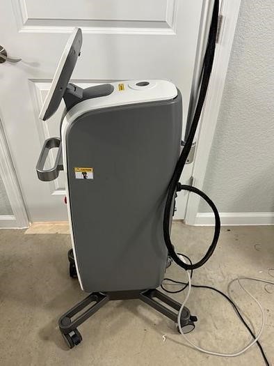 2023 Lutronic LaseMD ULTRA Fractional Laser - Image 3