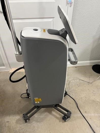 2023 Lutronic LaseMD ULTRA Fractional Laser - Image 4