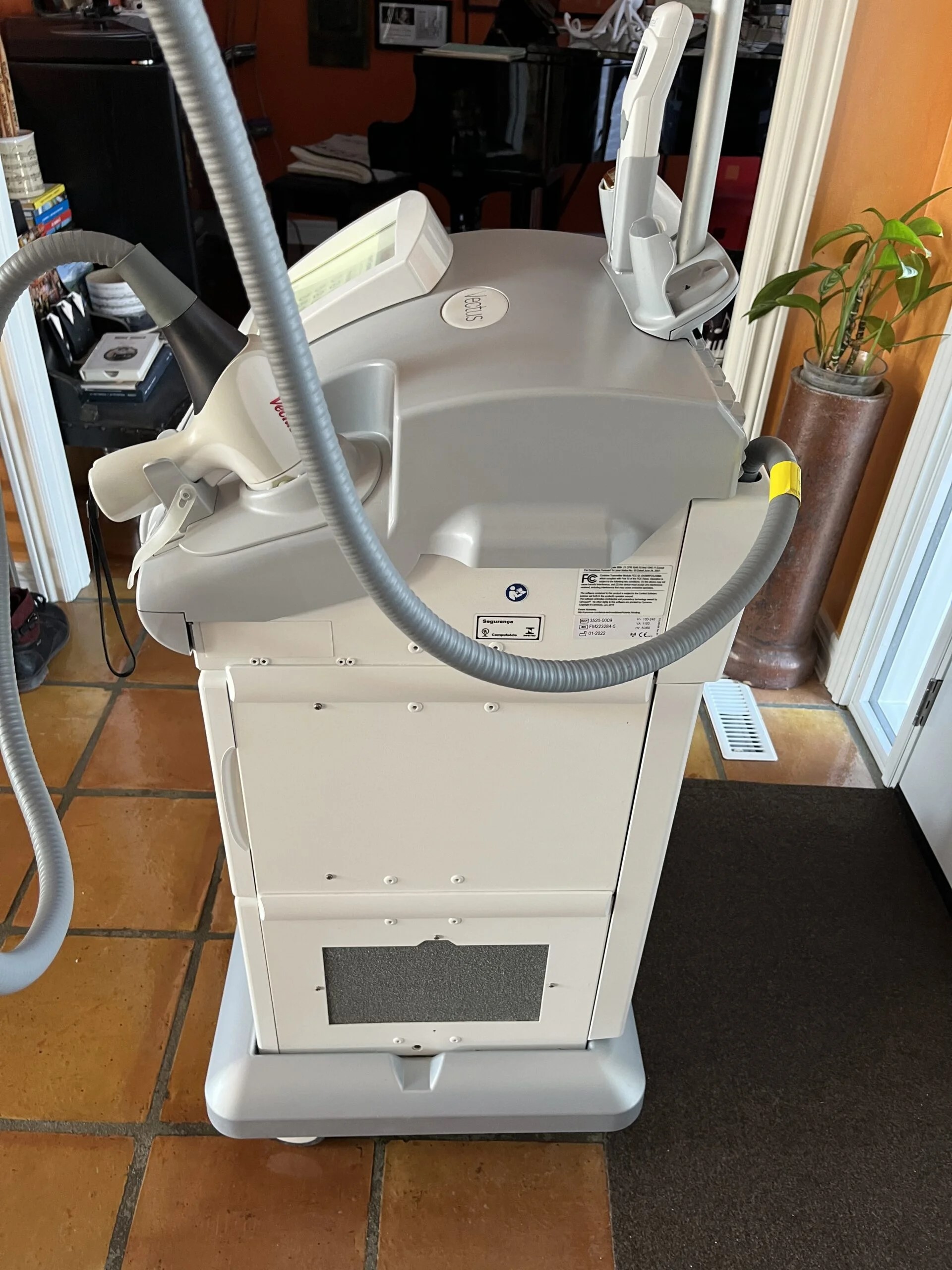 Cynosure Vectus Diode Laser Hair Removal - Image 3